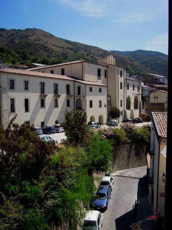 Hotel Sant'Agostino Paola Bagian luar foto