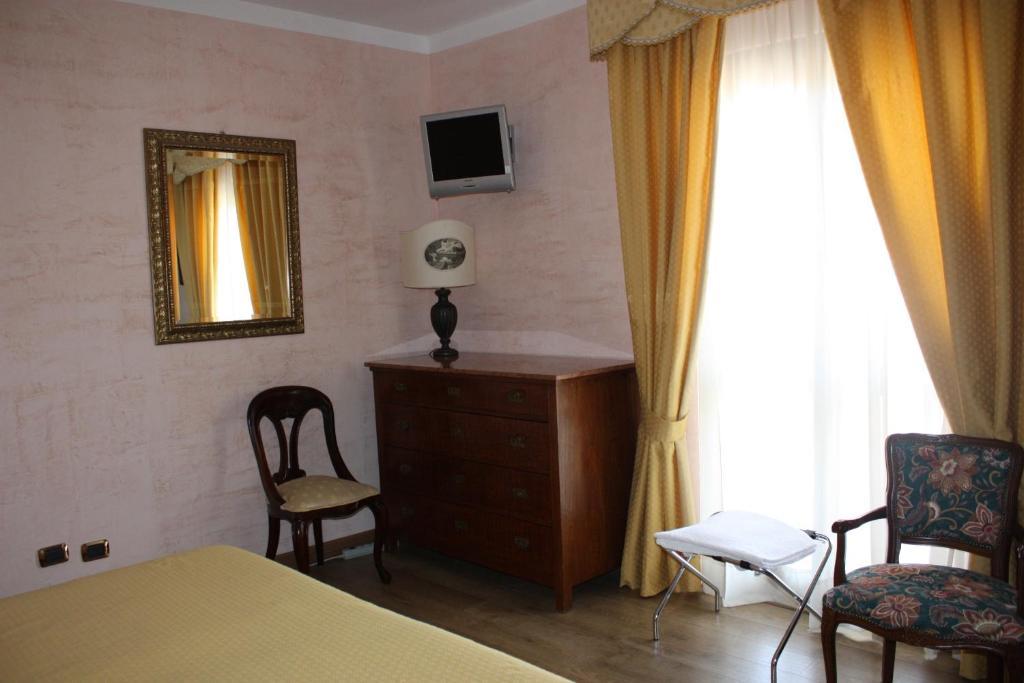 Hotel Sant'Agostino Paola Ruang foto