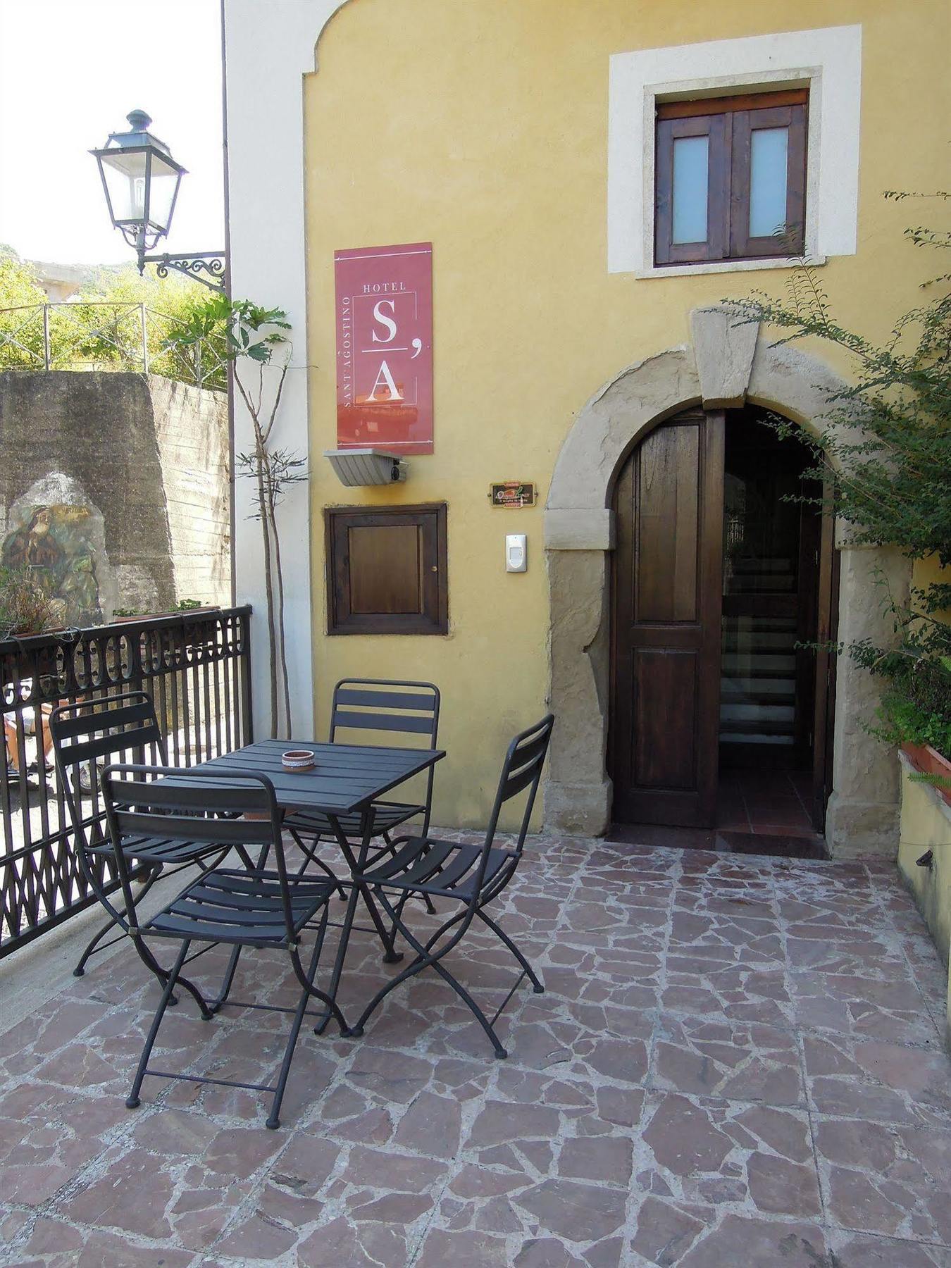 Hotel Sant'Agostino Paola Bagian luar foto